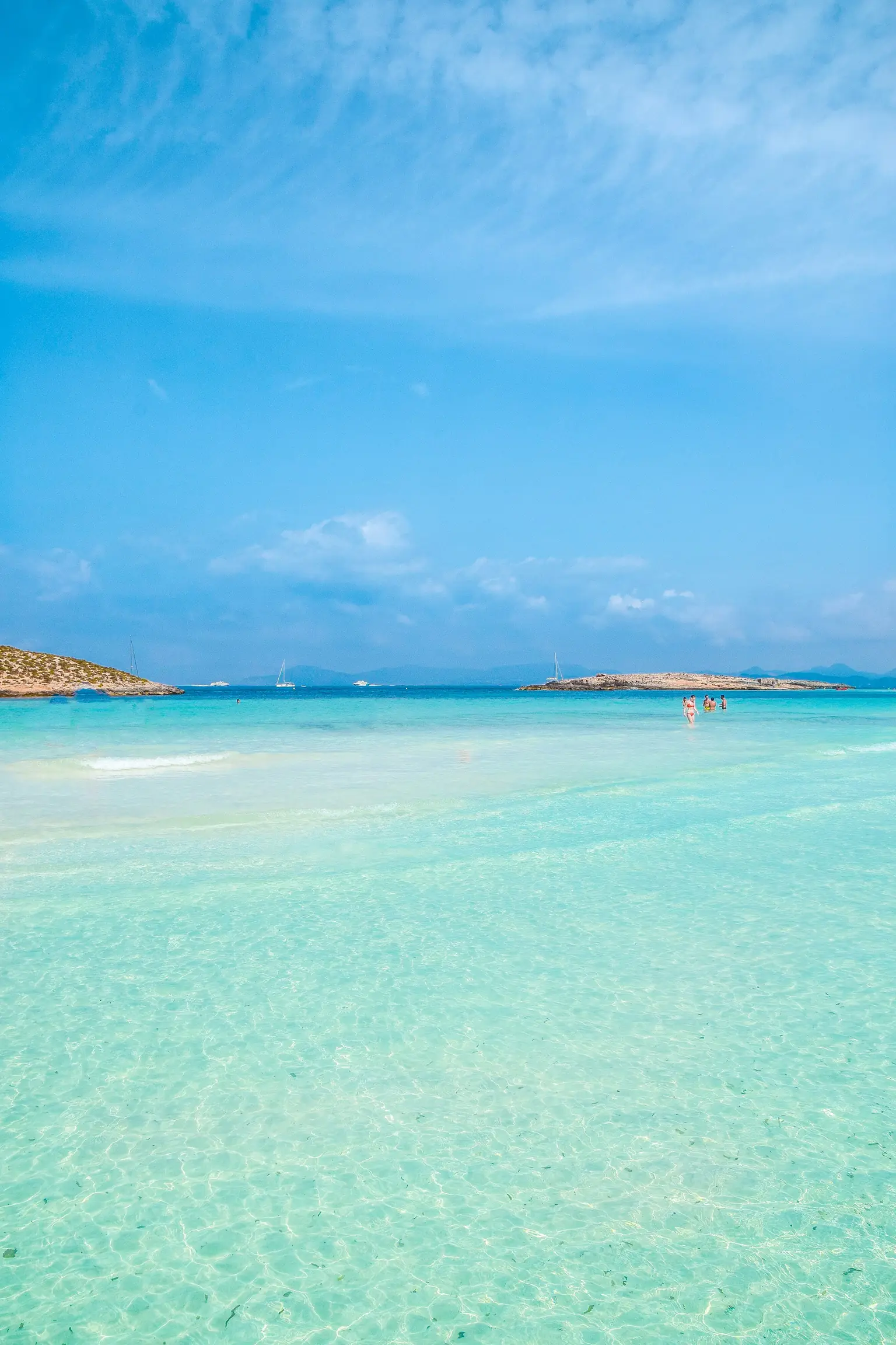 Türkisfarbenes Meer an der Platja de Ses Illetes auf Formentera